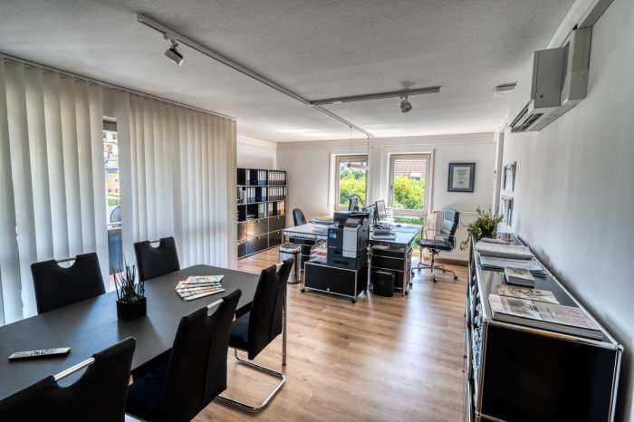 Grosses B&uuml;ro