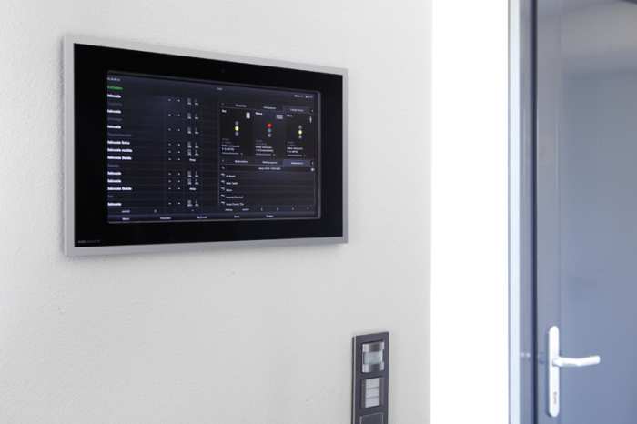 HiFi Forum SmartHome - GIRA Wand-Touchpanel