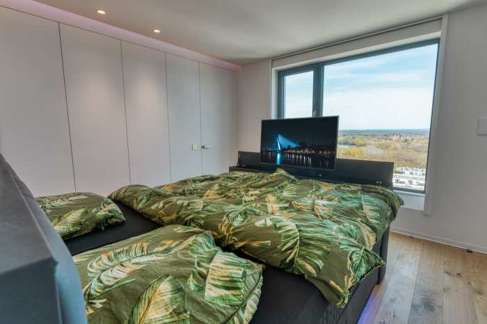 Bild und Ton auch im Schlafzimmer, nat&uuml;rlich versenkbar.