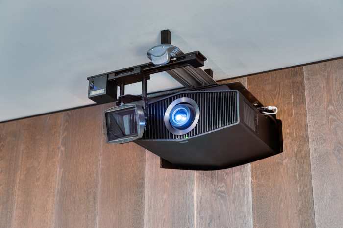 SONY Projektor Bravia 9 & PANAMORPH Anamorphot