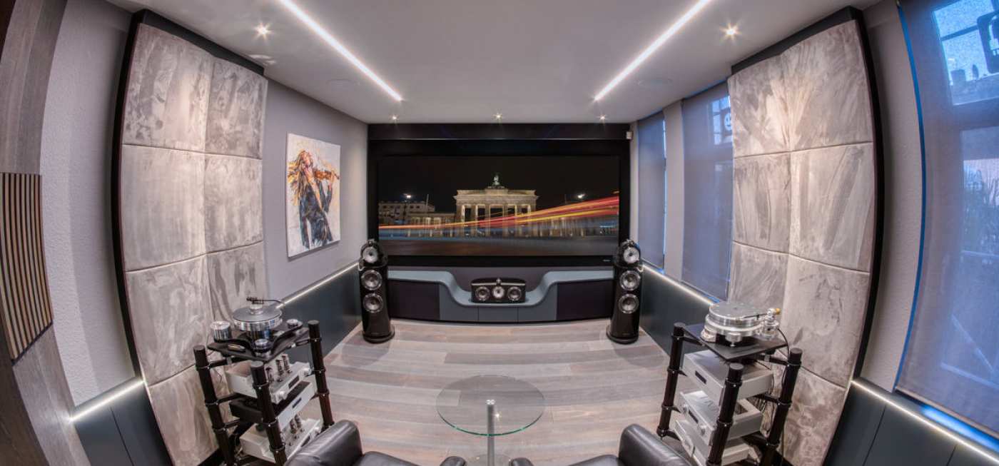 HiFi Forum ShowRooms - Studio 1 "Berlin" - B&W Diamond / MCINTOSH / SONY Heimkino