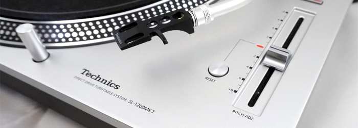 Technics SL-1200MK7 Silber Details