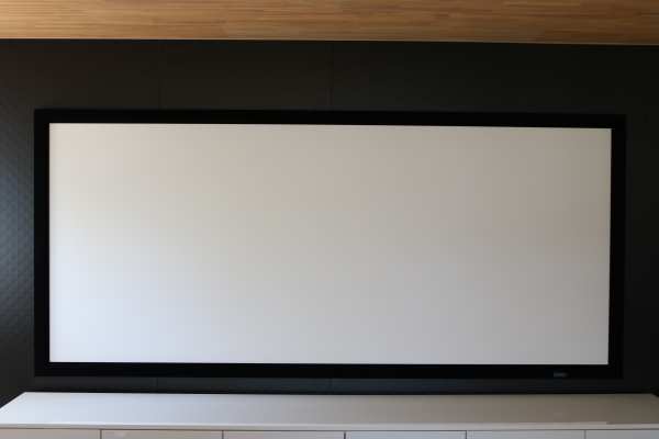 Stewart CIMA Wallscreen 21:9