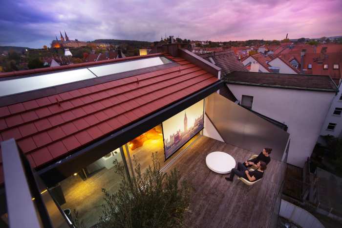 Panoramablick &uuml;ber die D&auml;cher von Bamberg von der Dachterrasse des Loftkinos
