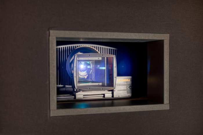 4k SONY VPL-VW760ES Laserprojektor / LUMAGEN RadiancePRO 4242 18G Videoscaler