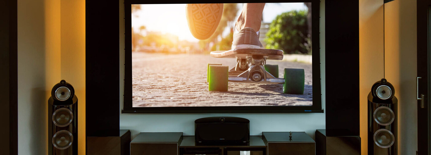 "HIGH END CINEMA" - Ein halbintegriertes Wohnraumkino, aus High End HiFi Komponenten
